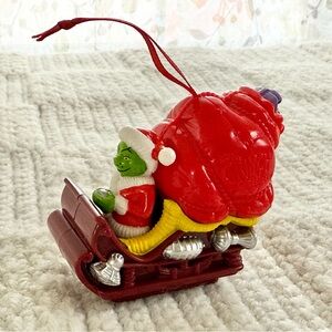 Dr. Seuss How The Grinch Stole Christmas Plastic Christmas Ornament
